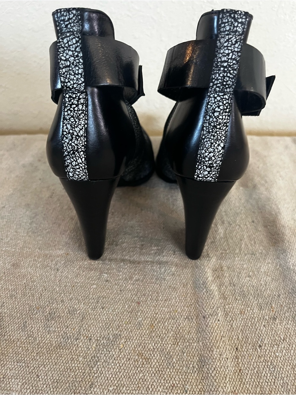 Riccovero Since 1936 Woman's Black Leather Evening Speckled Greenlaw Pumps Sz 37 - Picture 3 of 12